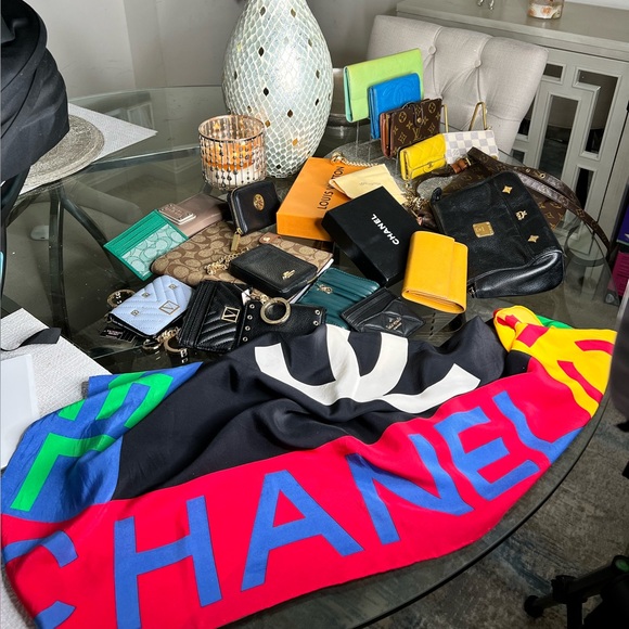 希少 CHANEL vintage スカーフ Rare Vintage Chanel Multicolor Silk Scarf | eBay